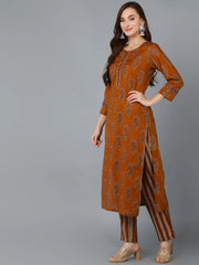 Women Cotton Blend Floral Printed Kurta-VKSKD1242A