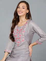 Women Silk Blend Embroidered Kurta With-VKSET1405A