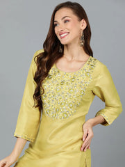 Women Silk Blend Embroidered Kurta With-VKSET1403A