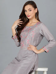 Women Silk Blend Embroidered Kurta With-VKSET1407A