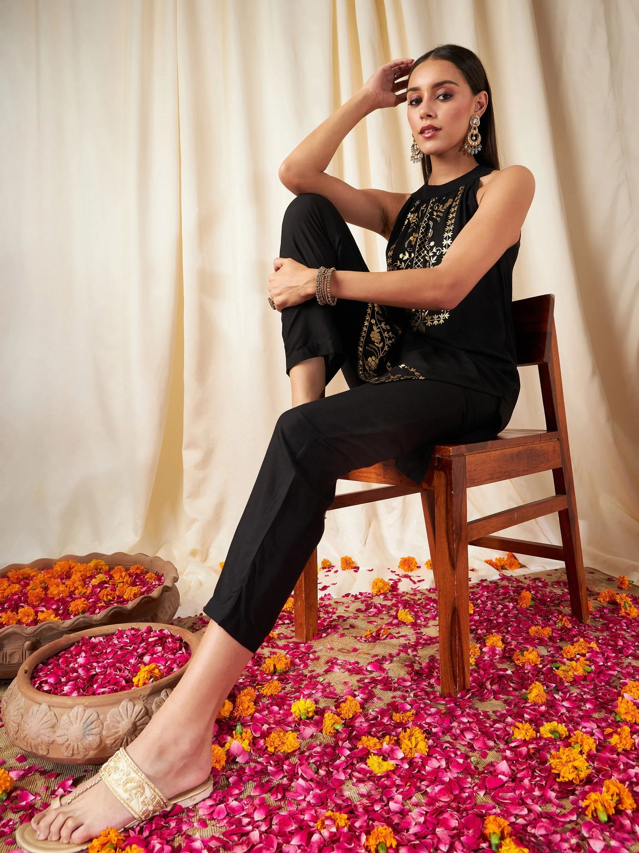 Black Foil Print Women's Kurta Set - Indian Kurta Collection