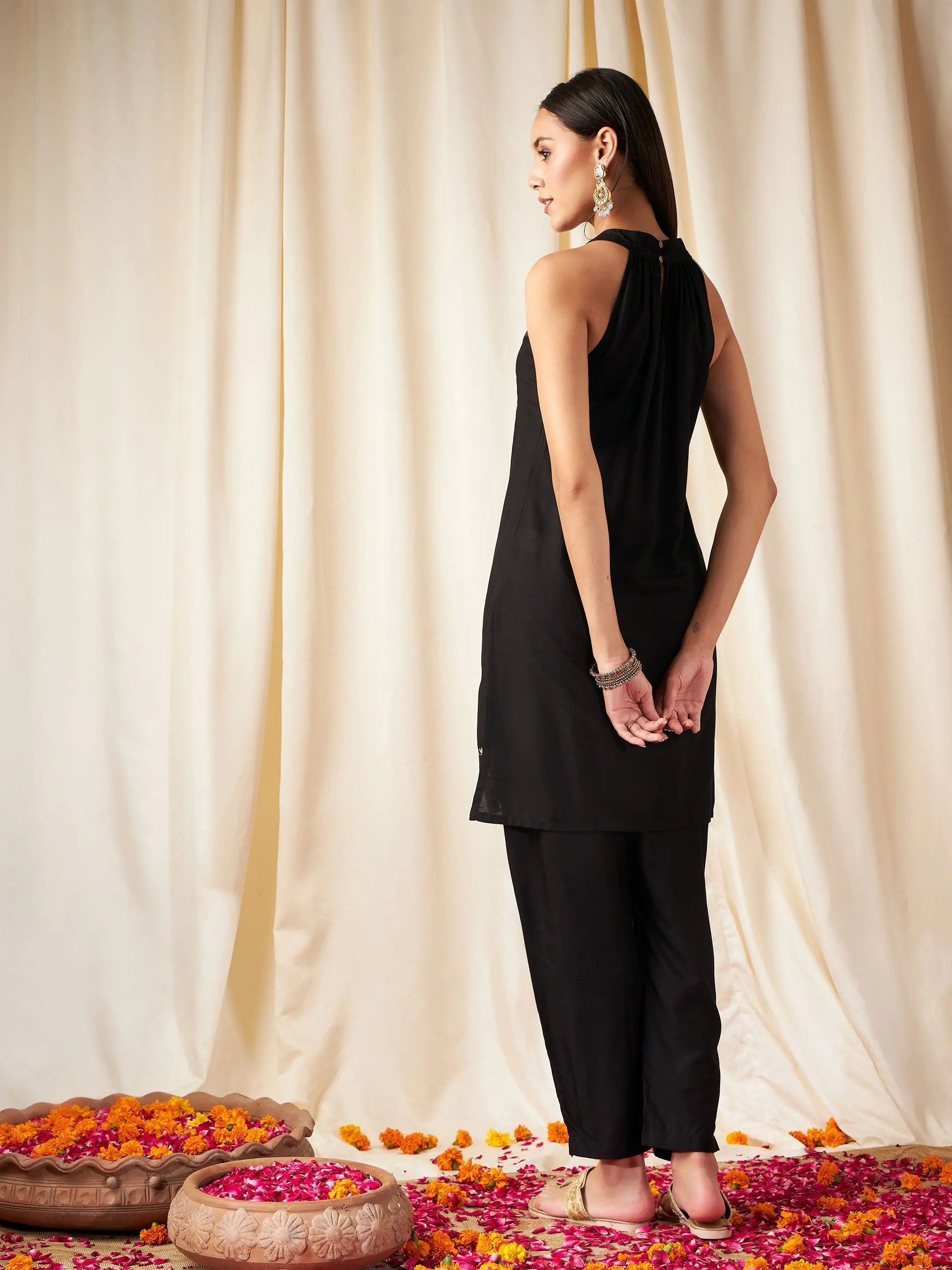 Black Foil Print Women's Kurta Set - Indian Kurta Collection