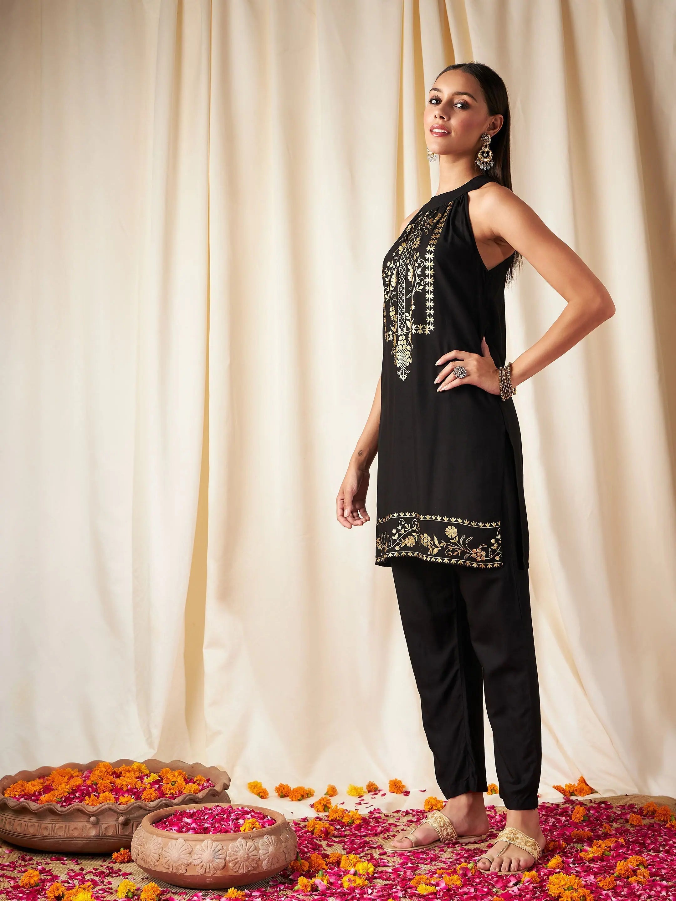 Black Foil Print Women's Kurta Set - Indian Kurta Collection