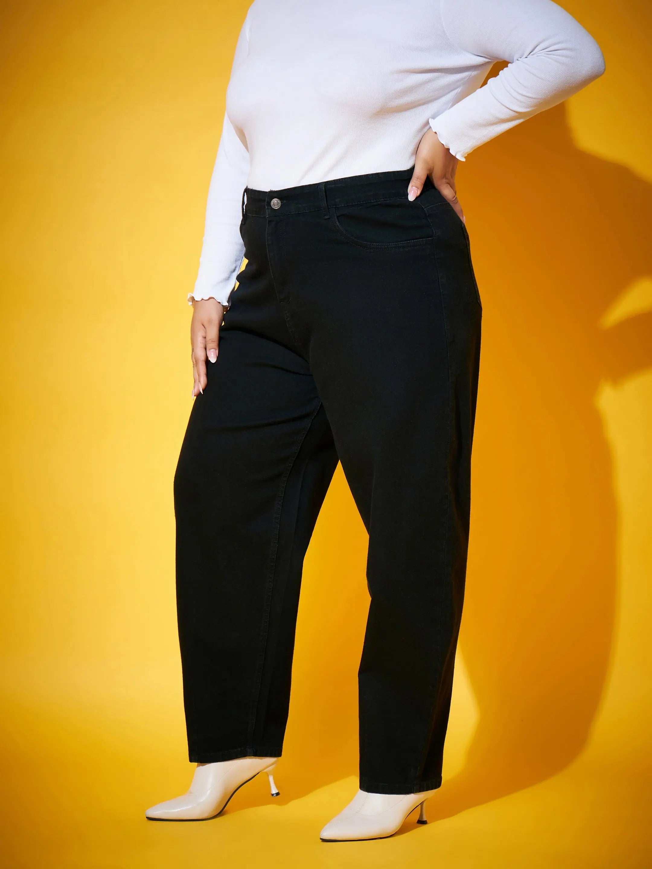 Black Balloon Fit Women's Jeans - Slit Knee Denim Jeans
