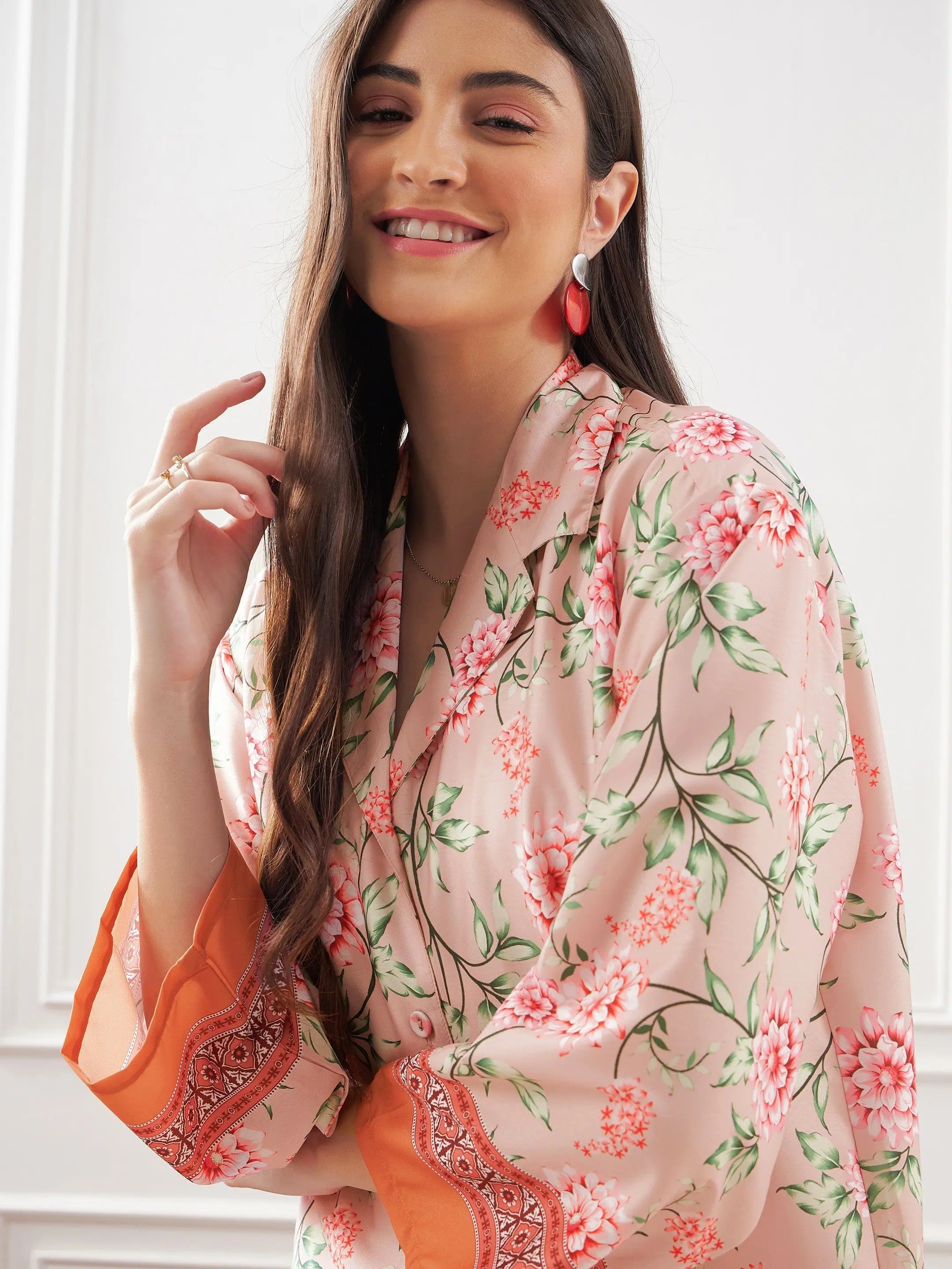 Peach Floral Women's Lounge Set - Notch Collar Shirt & Pants
