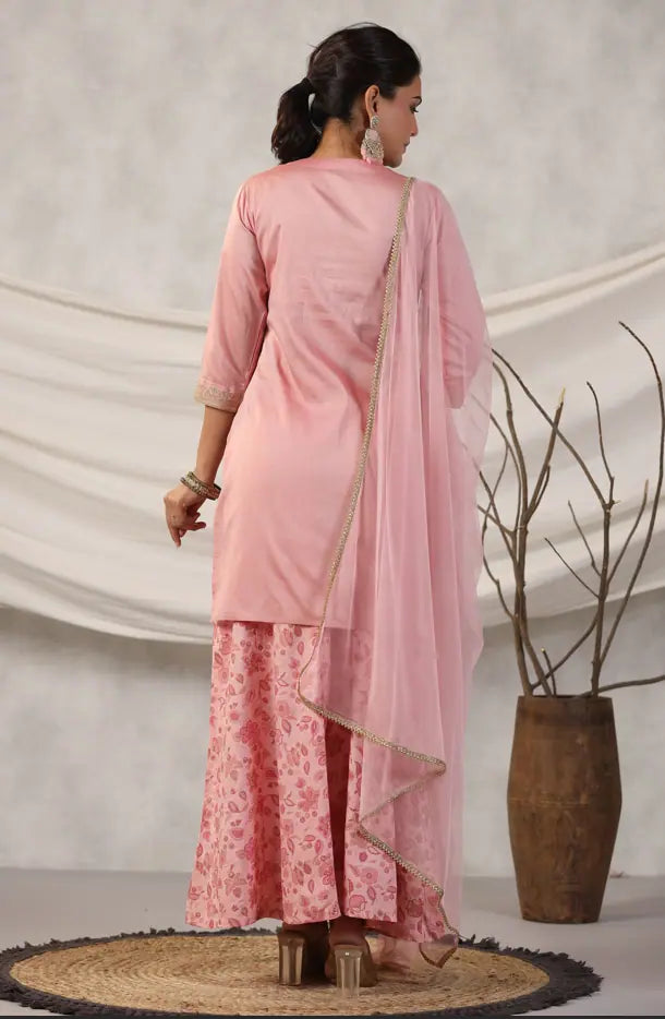 Peach Embroidered Kurta Set: Elegant Indian Kurta for Ladies