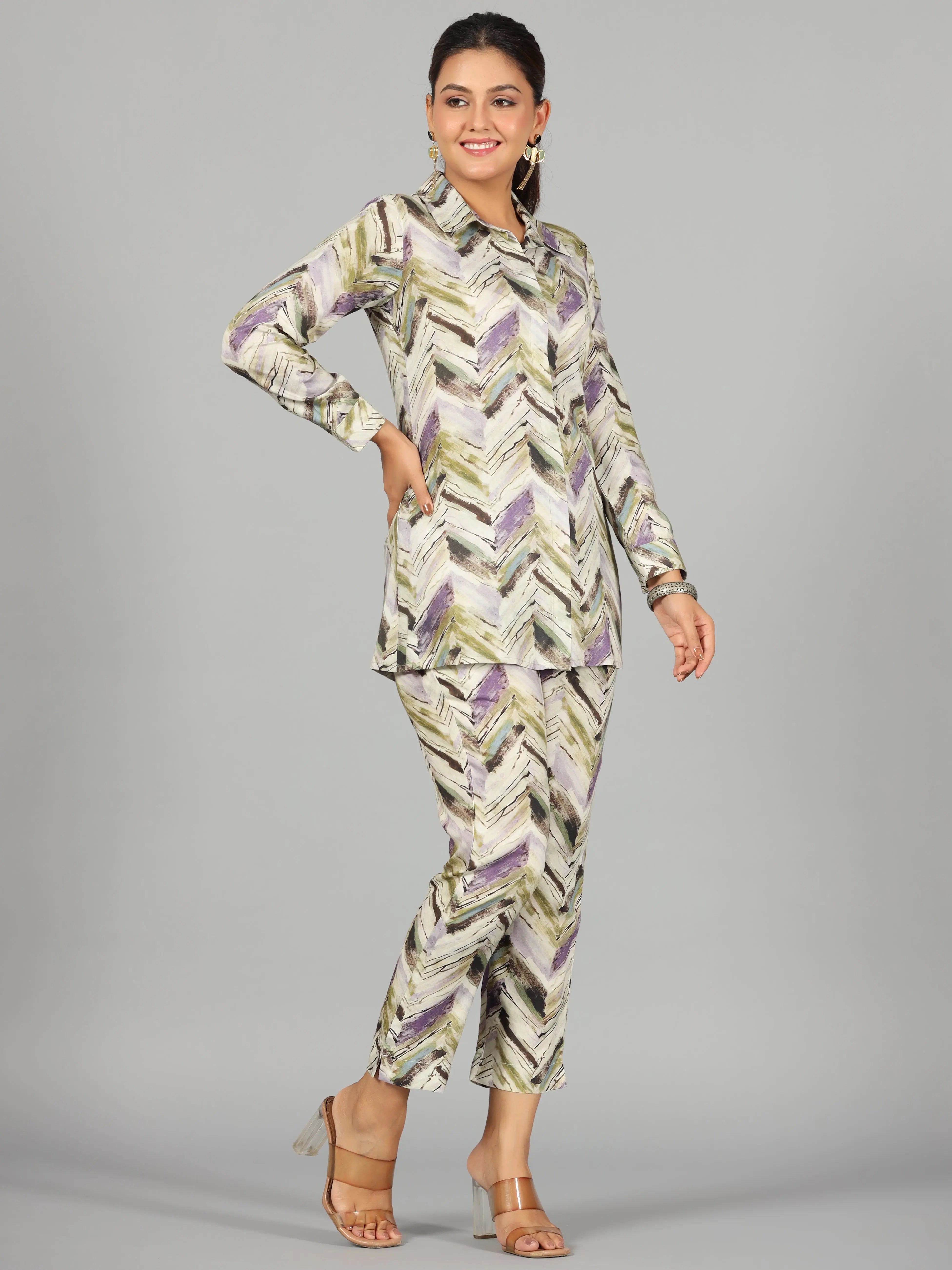 Green Printed Jumpsuit Set: Trendy One-Piece Outfits for Women