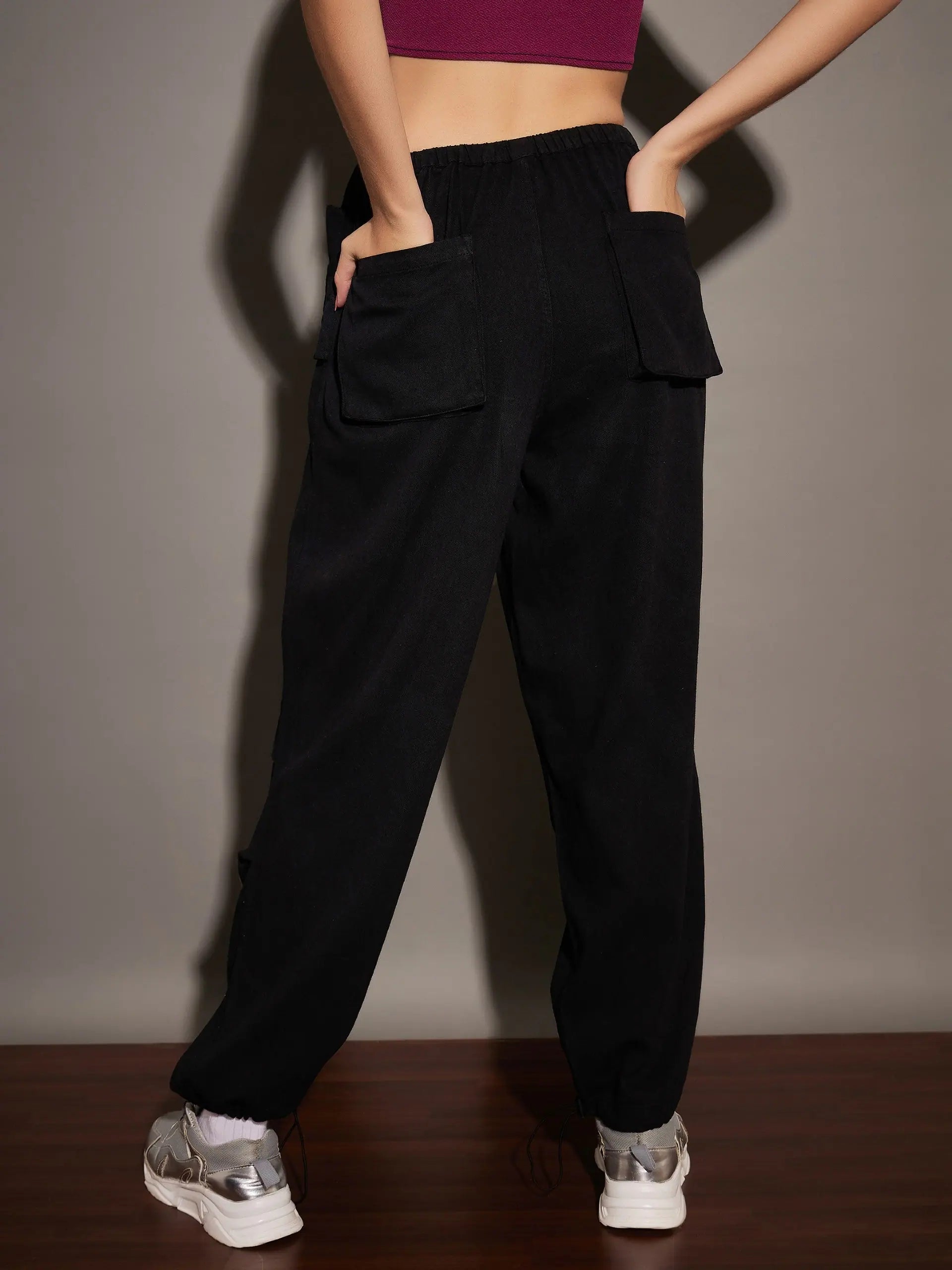 Black Twill Pleated Cargo Pants - Women's Western Clothing