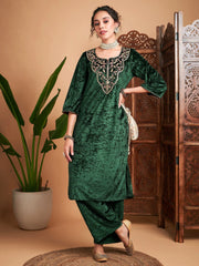 Women Emerald Velvet Embroidered Straight Kurta