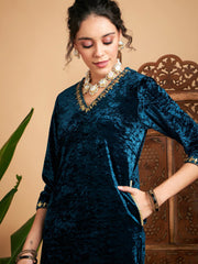 Women Teal Velvet Gota Patti Embroidered Straight Kurta