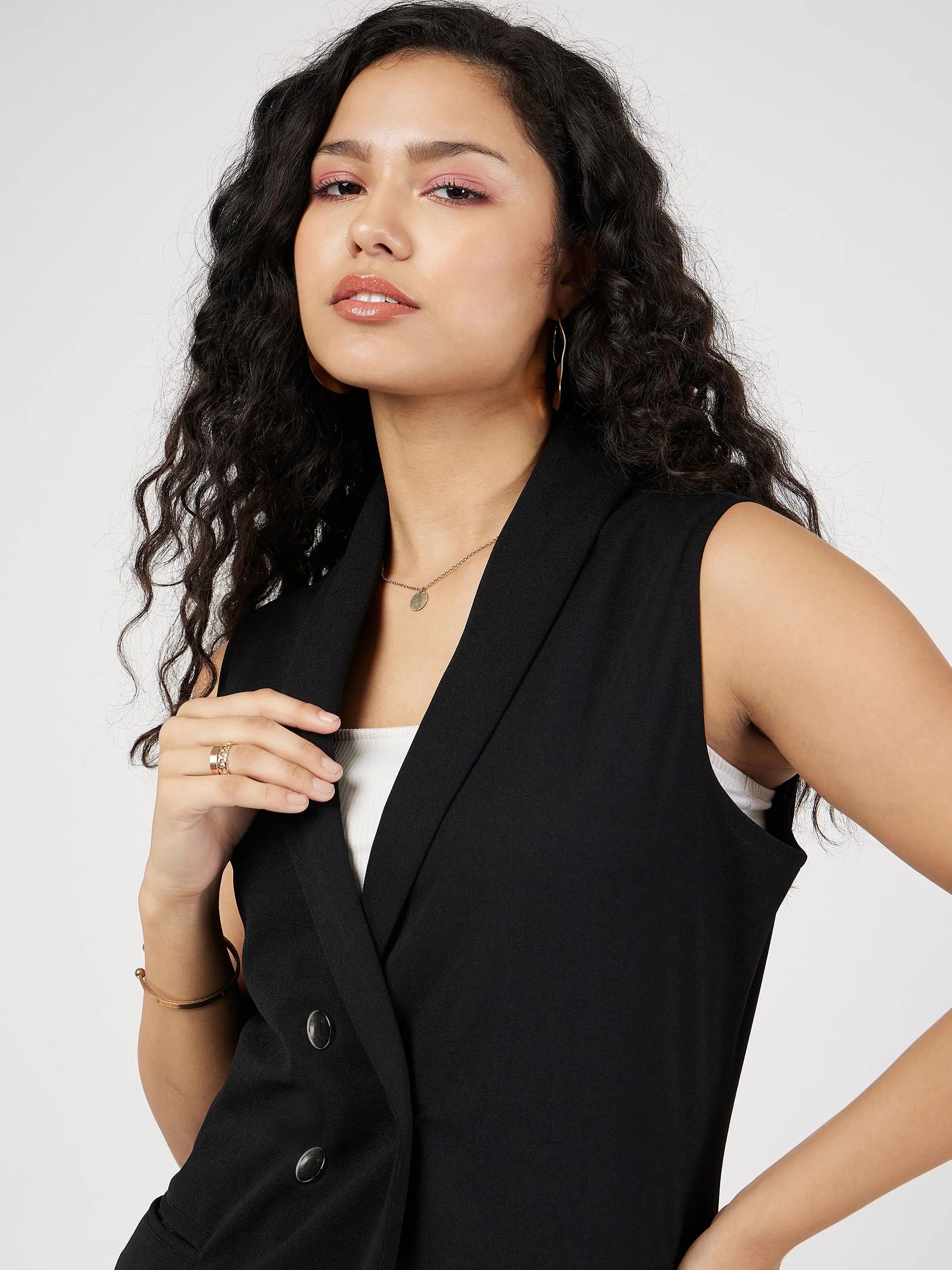 Black Sleeveless Blazer | Chic Women's Western Wear Outfit