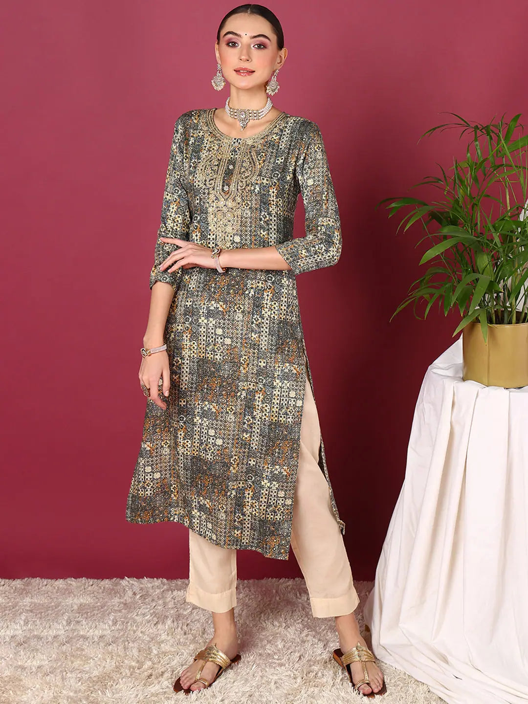 Women Blue Viscose Rayon Ethnic Motifs Printed Straight Kurta-VCK9581