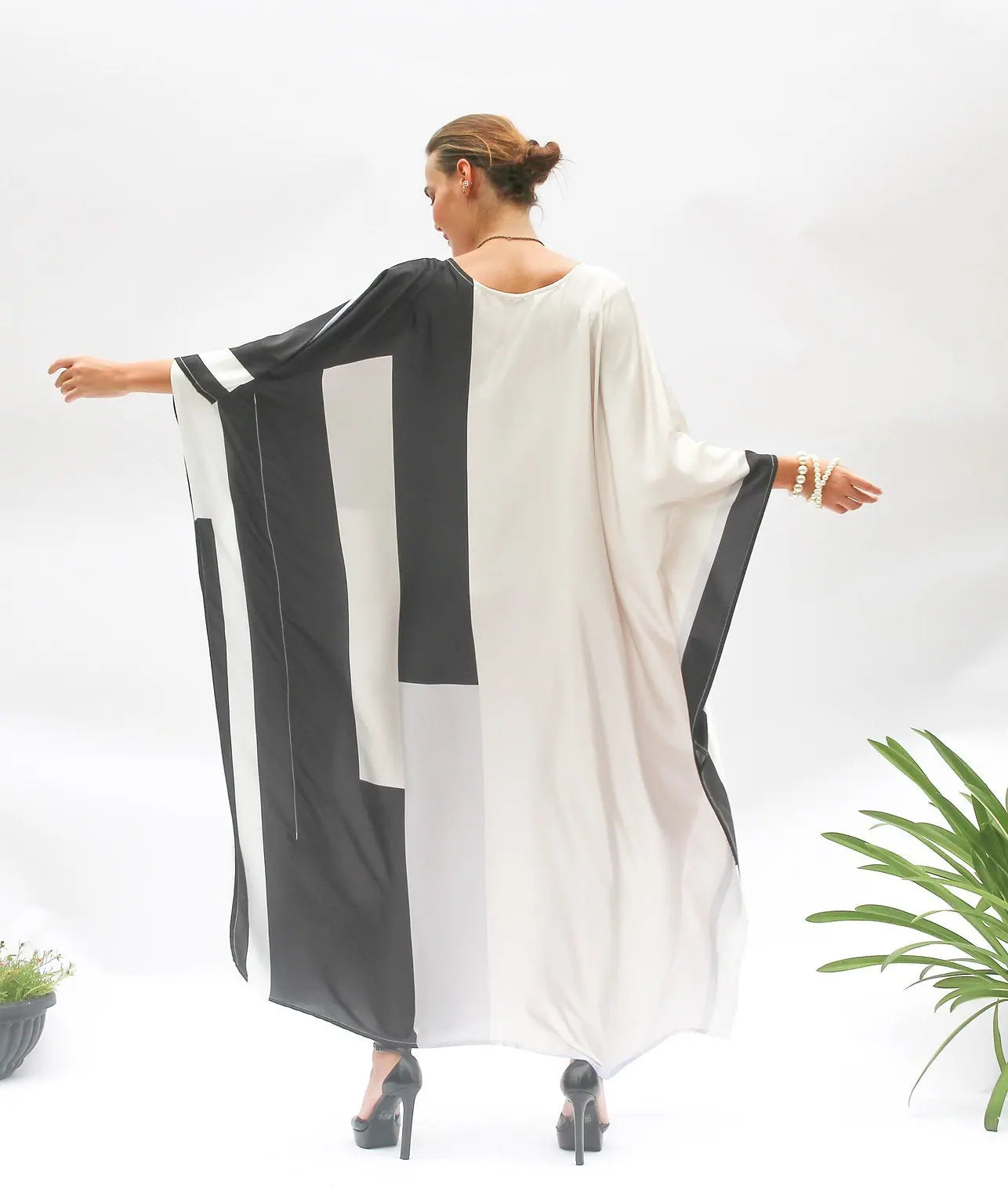 Orchid Oasis: Stylish Kaftans & Women's Kaftan Dresses