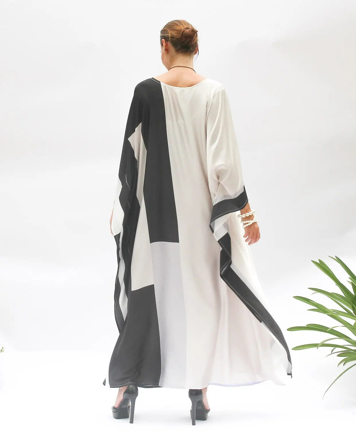 Orchid Oasis: Stylish Kaftans & Women's Kaftan Dresses