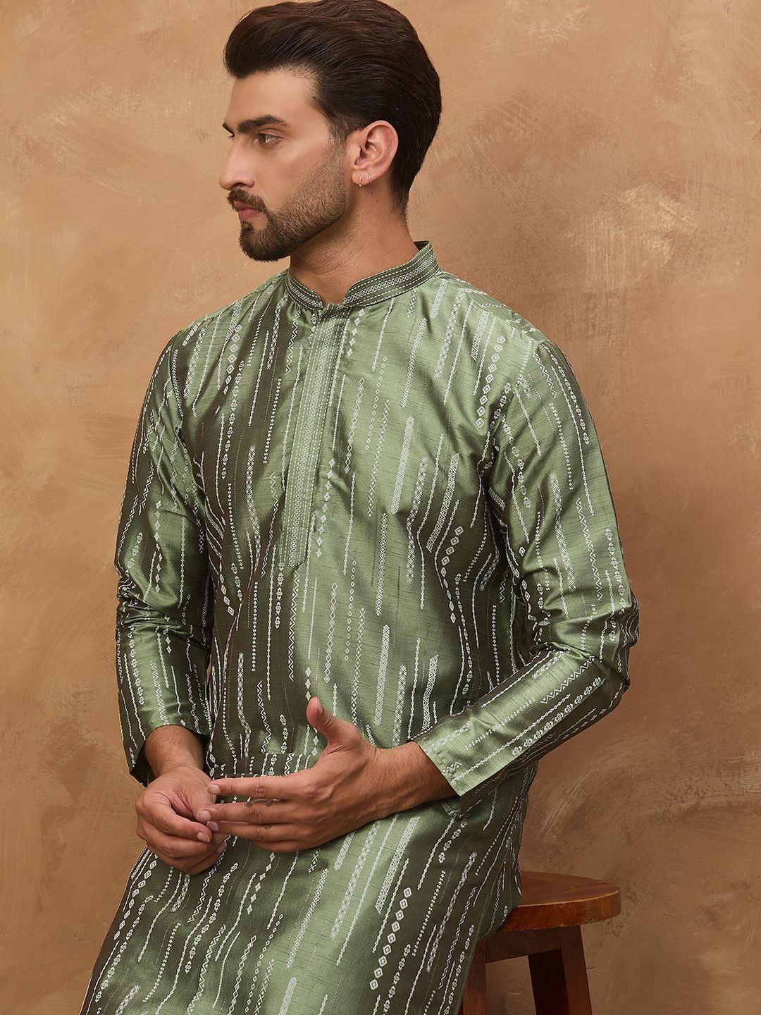 Ethnic Bay Men Green Silk Blend Solid Embroidered Straight Kurta With Pant Set-MKSET1439