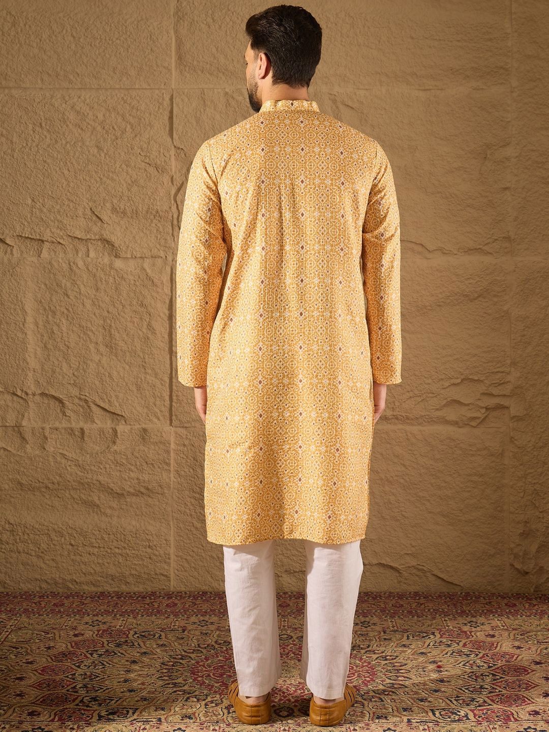 Ethnic Bay Men Yellow Silk Blend Ethnic Motif Embroidered Straight Kurta With Pant Set-MKSET1304
