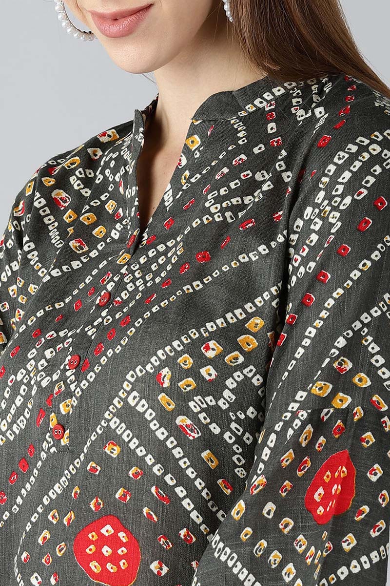 Women Charcoal Grey And Red Bandhani Printed Straight Kurta VCK1810E