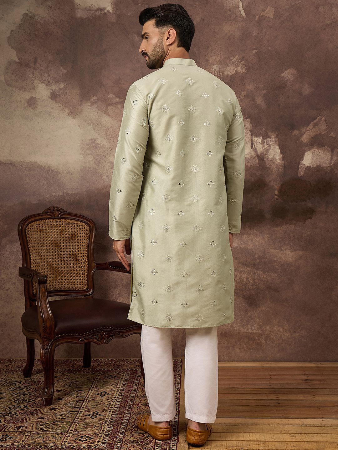 Ethnic Bay Men Green Silk Blend Solid Embroidered Straight Kurta With Pant Set-MKSET1363