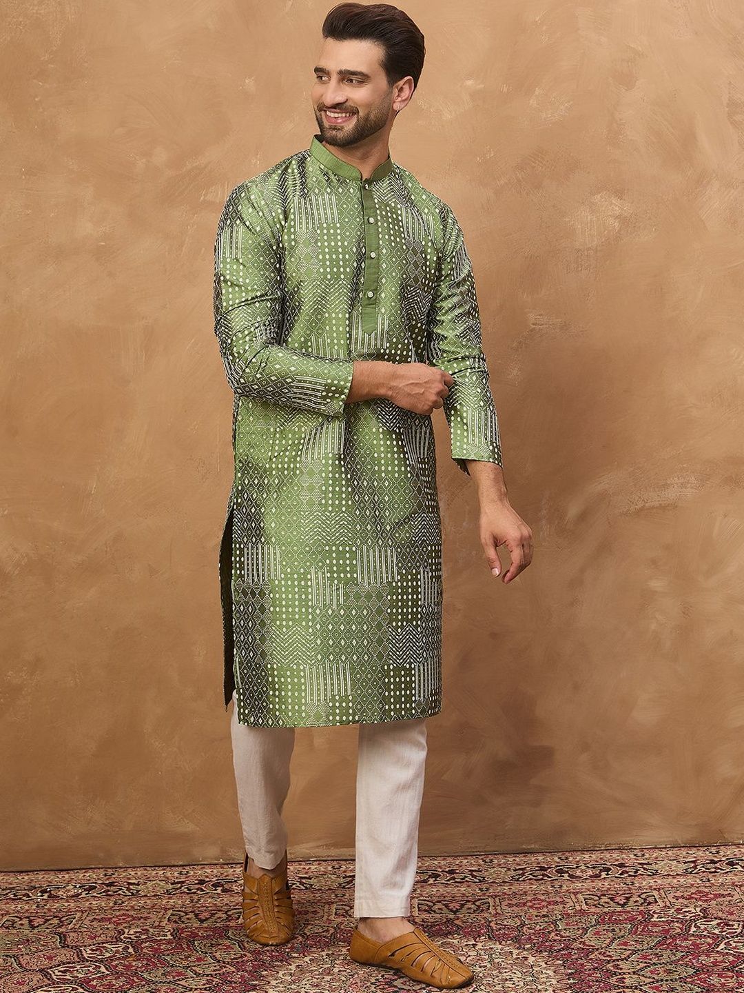 Ethnic Bay Men Green Silk Blend Geometric Printed Straight Kurta With Pant Set-MKSET1530
