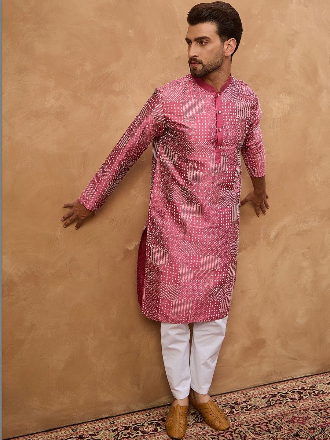 Ethnic Bay Men Pink Silk Blend Geometric Printed Straight Kurta With Pant Set-MKSET1526